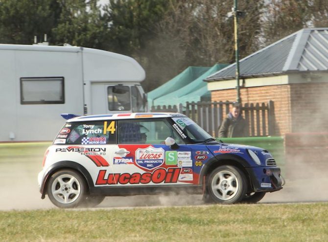 Tony Lynch heds to Lydden